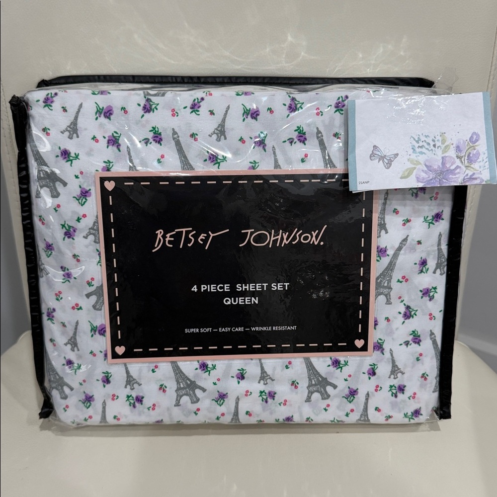 Betsey Johnson White /Gray Eiffel Tower & Purple Floral Print QUEEN Sheet Set